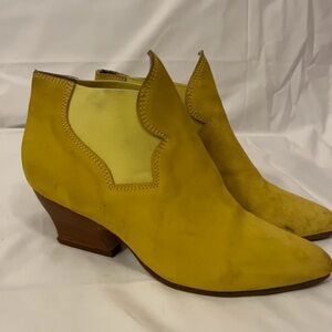 Vero Cuoio Yellow Ankle Booties